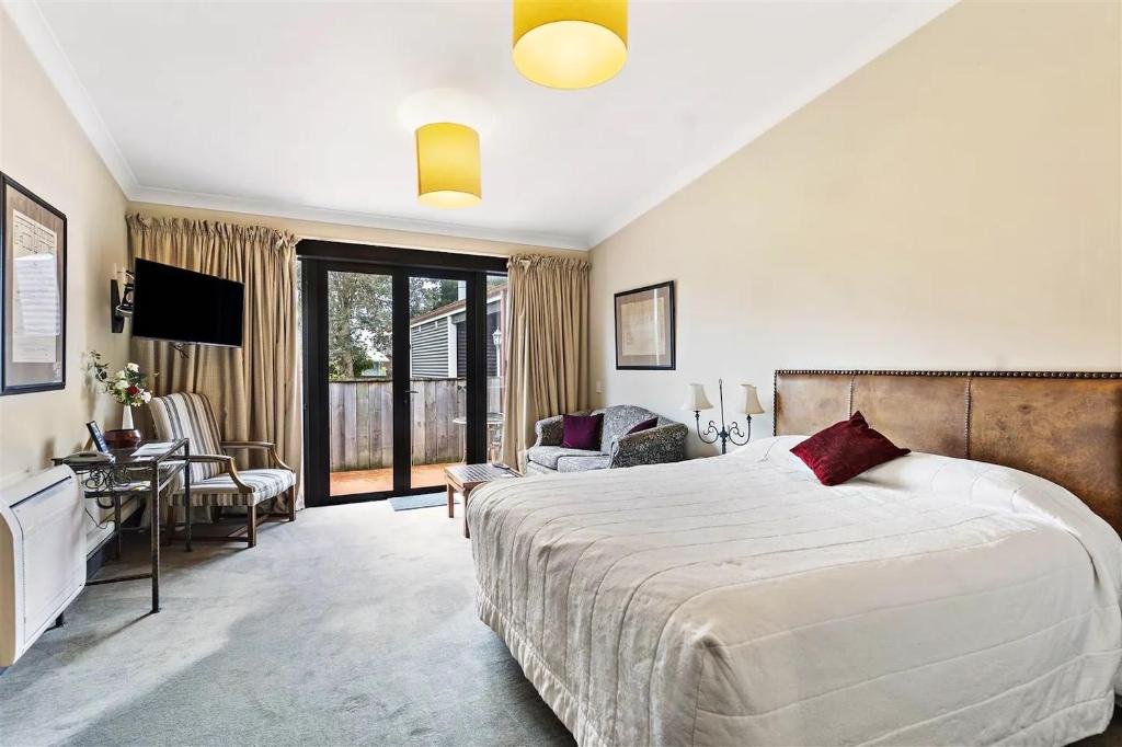 Gateway Motor Inn, Masterton - suite interior